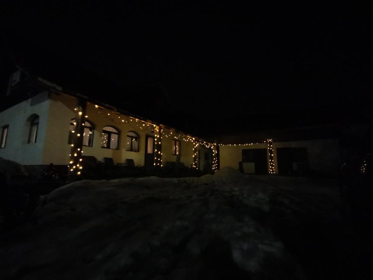 Jugul Taranului Agropensiune Polovragi, Gorj Villa Buitenkant foto